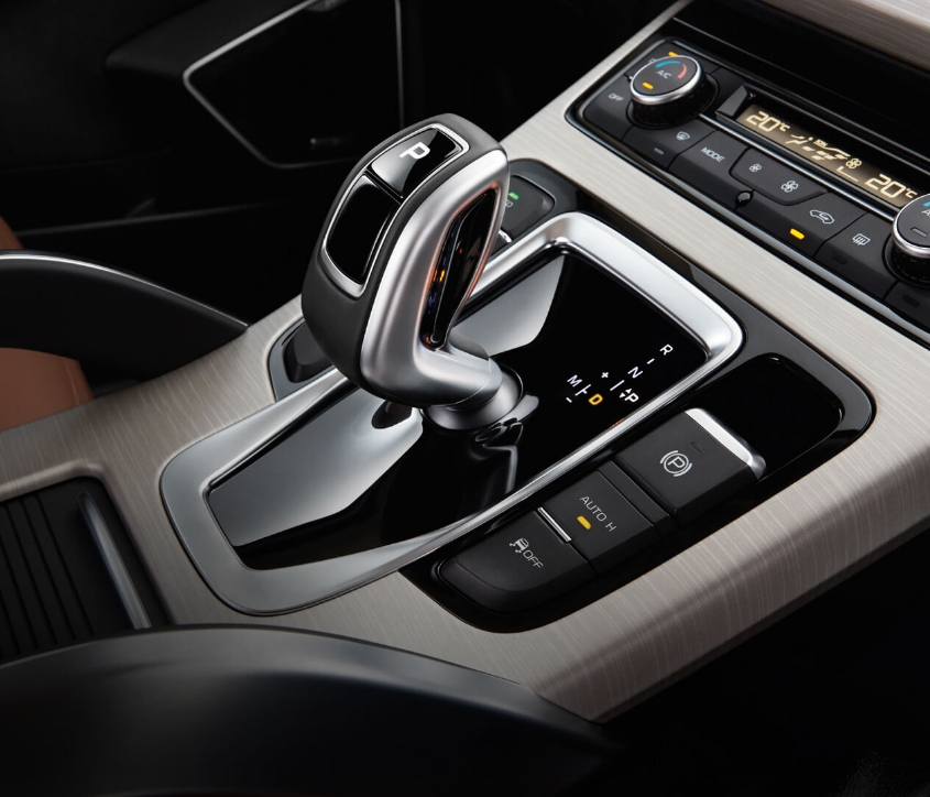 7-Speed Dual Clutch Transmission with Manual Mode